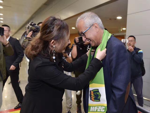 第59分钟，B费中场断球后直塞，拉什福德再横传门前，加纳乔跟进推射得手，曼联1-2阿斯顿维拉！